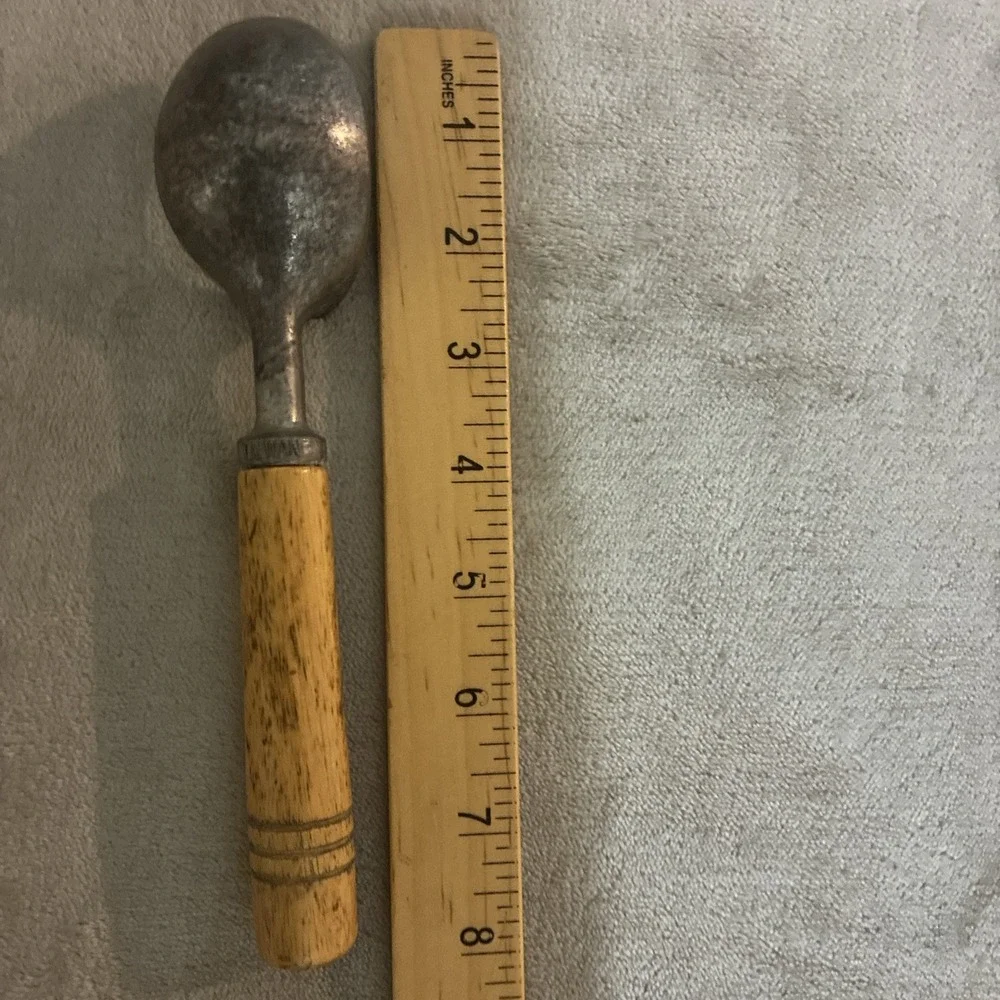 Vintage Sourceline Ice Cream Scoop Wooden Handle Taiwan
